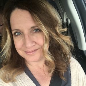 Meet your Posher, Dina